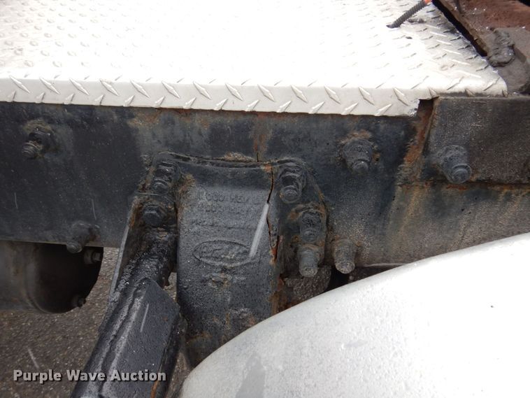 image for item JL9775 2003 Peterbilt 379  semi truck