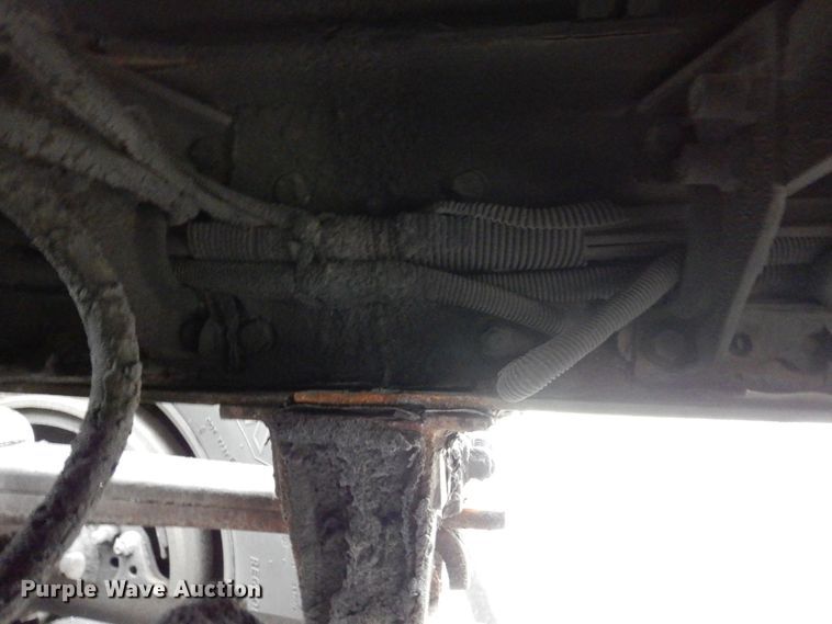 image for item JL9775 2003 Peterbilt 379  semi truck