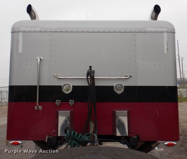 image for item JL9775 2003 Peterbilt 379  semi truck