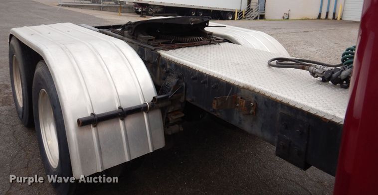 image for item JL9775 2003 Peterbilt 379  semi truck