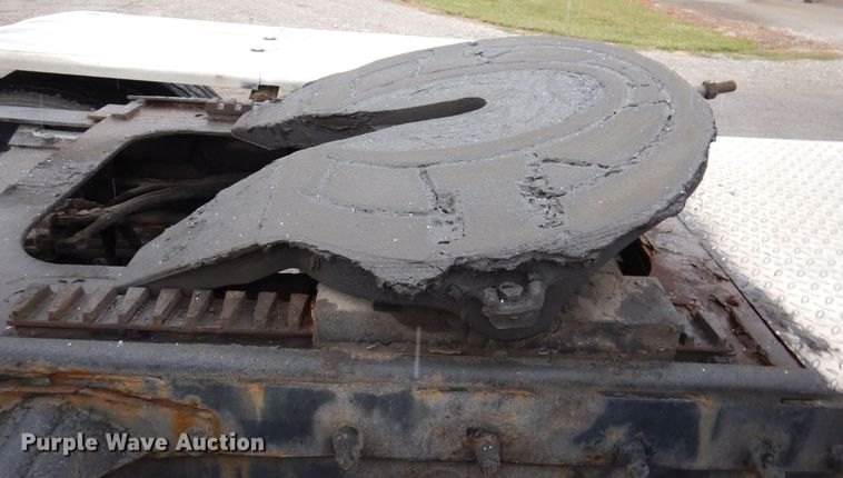 image for item JL9775 2003 Peterbilt 379  semi truck