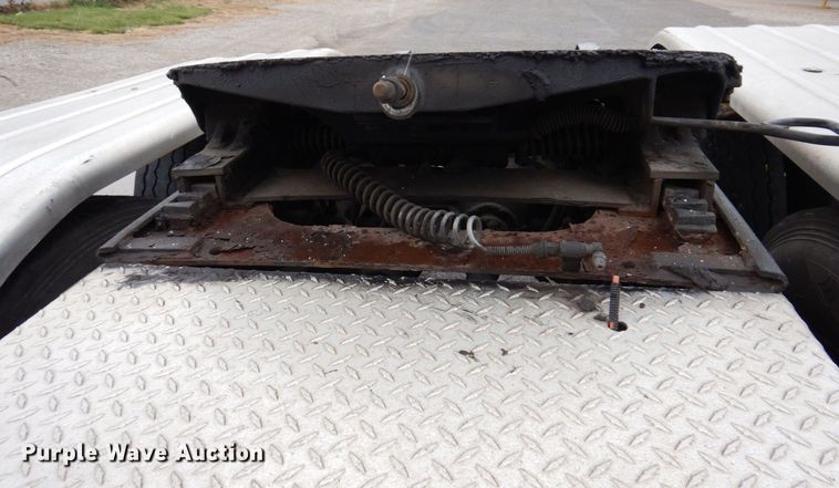 image for item JL9775 2003 Peterbilt 379  semi truck