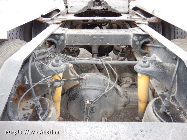 image for item JL9775 2003 Peterbilt 379  semi truck