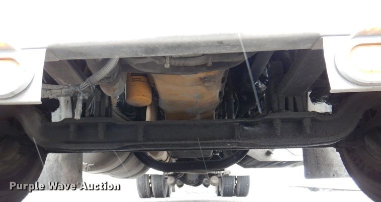 image for item JL9775 2003 Peterbilt 379  semi truck