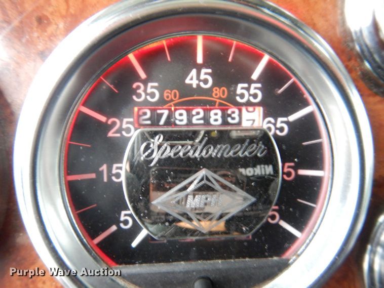 image for item JL9775 2003 Peterbilt 379  semi truck