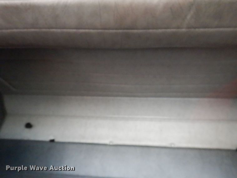 image for item JL9775 2003 Peterbilt 379  semi truck