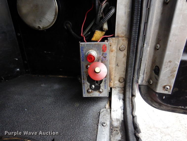 image for item JL9775 2003 Peterbilt 379  semi truck