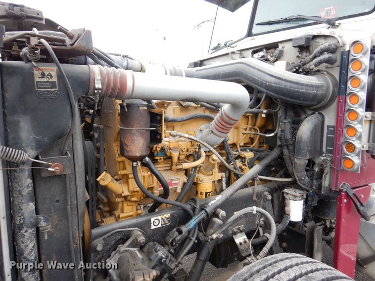 image for item JL9775 2003 Peterbilt 379  semi truck