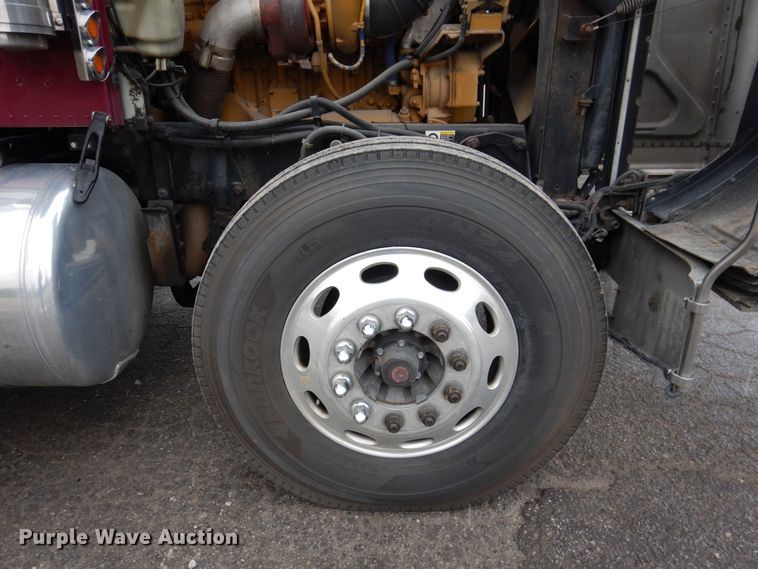 image for item JL9775 2003 Peterbilt 379  semi truck