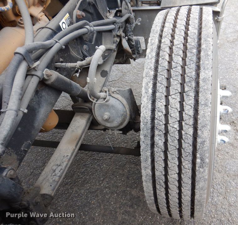 image for item JL9775 2003 Peterbilt 379  semi truck