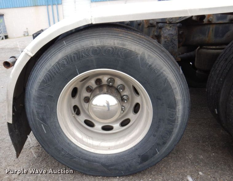 image for item JL9775 2003 Peterbilt 379  semi truck