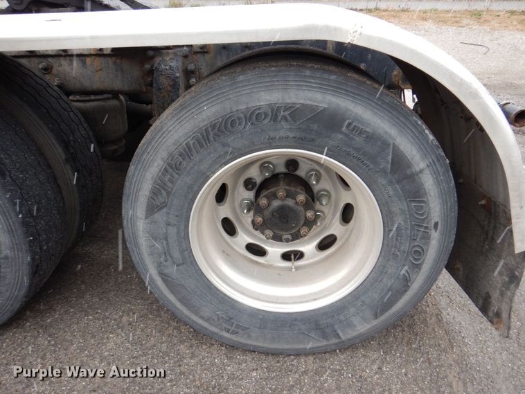 image for item JL9775 2003 Peterbilt 379  semi truck