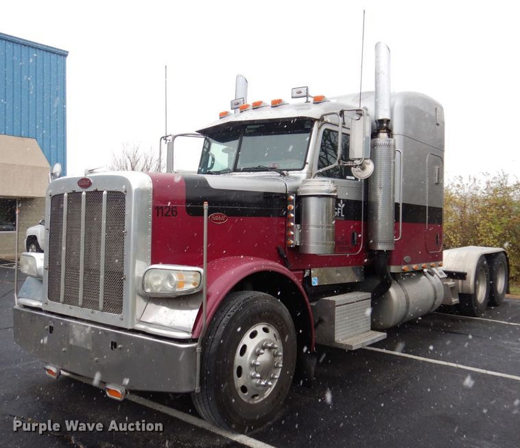 image for item JL9776 2008 Peterbilt 388  semi truck