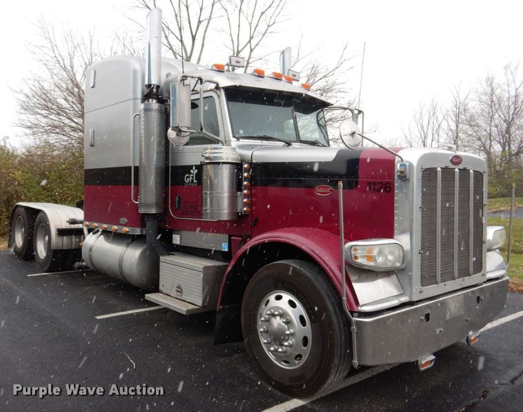 image for item JL9776 2008 Peterbilt 388  semi truck