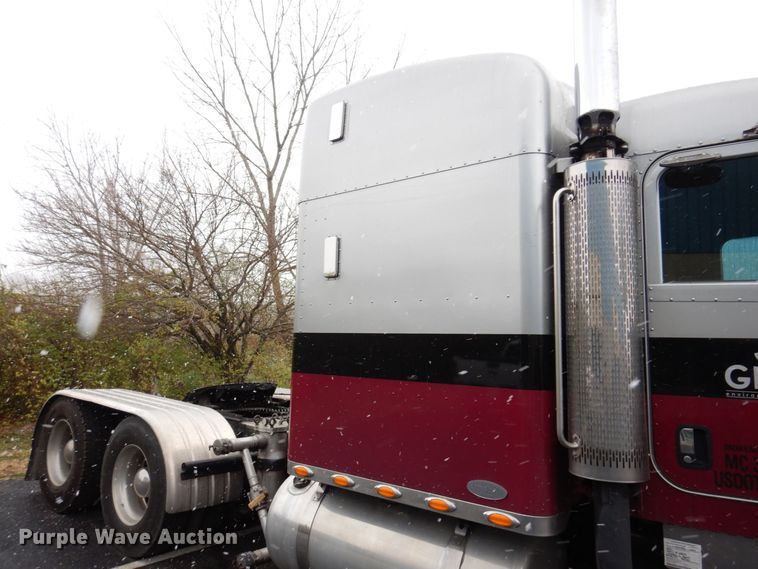 image for item JL9776 2008 Peterbilt 388  semi truck