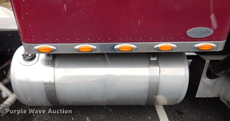 image for item JL9776 2008 Peterbilt 388  semi truck