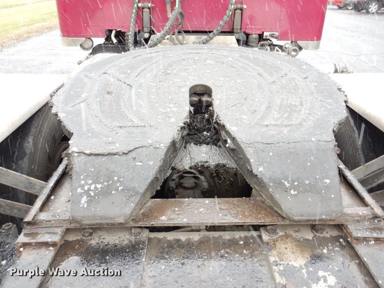 image for item JL9776 2008 Peterbilt 388  semi truck