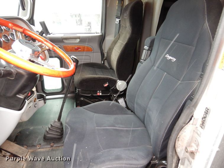 image for item JL9776 2008 Peterbilt 388  semi truck