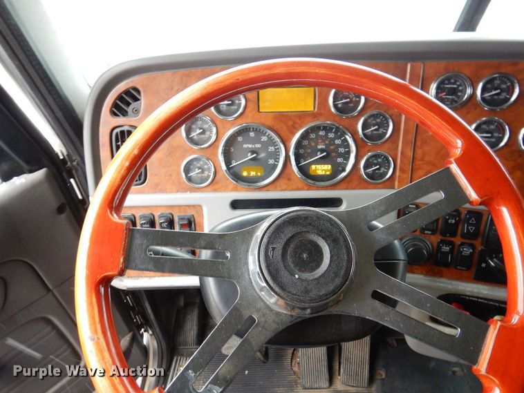 image for item JL9776 2008 Peterbilt 388  semi truck