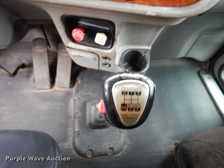 image for item JL9776 2008 Peterbilt 388  semi truck