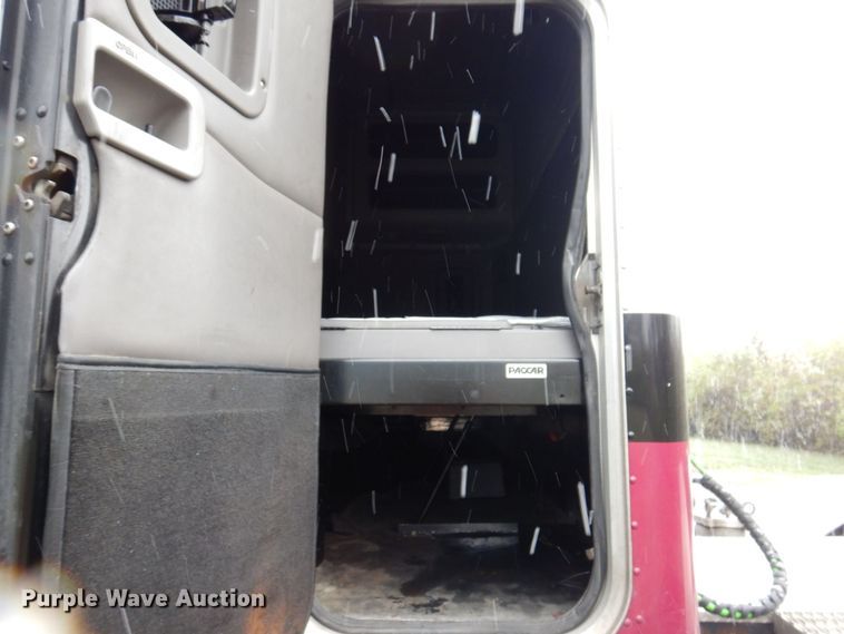 image for item JL9776 2008 Peterbilt 388  semi truck