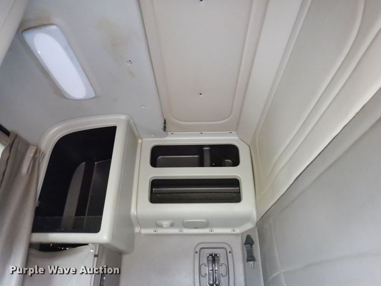 image for item JL9776 2008 Peterbilt 388  semi truck