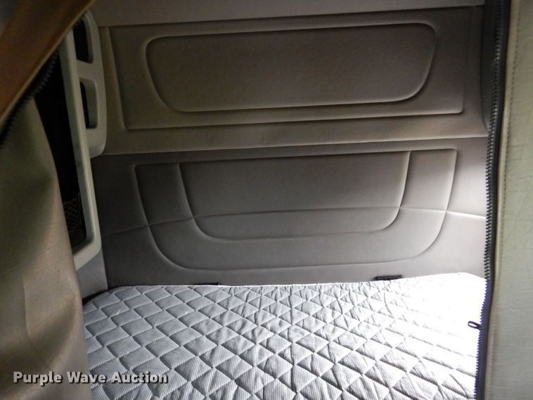 image for item JL9776 2008 Peterbilt 388  semi truck