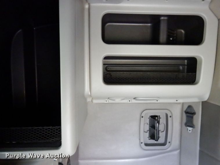 image for item JL9776 2008 Peterbilt 388  semi truck