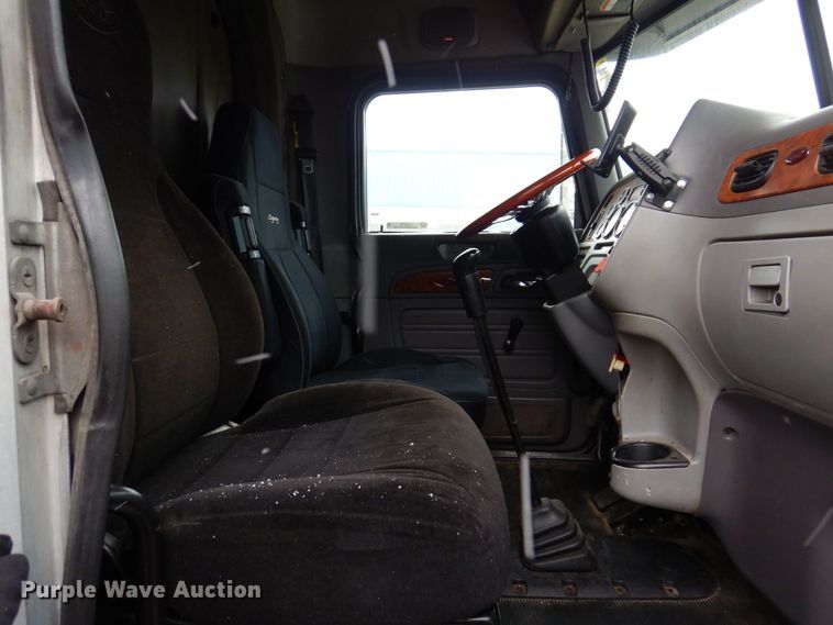 image for item JL9776 2008 Peterbilt 388  semi truck