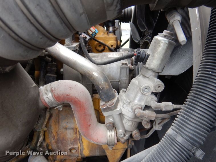 image for item JL9776 2008 Peterbilt 388  semi truck