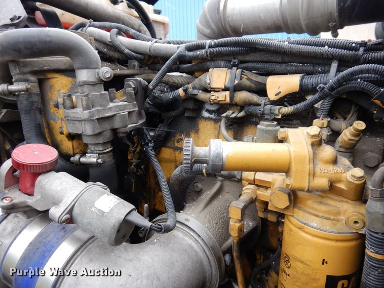 image for item JL9776 2008 Peterbilt 388  semi truck