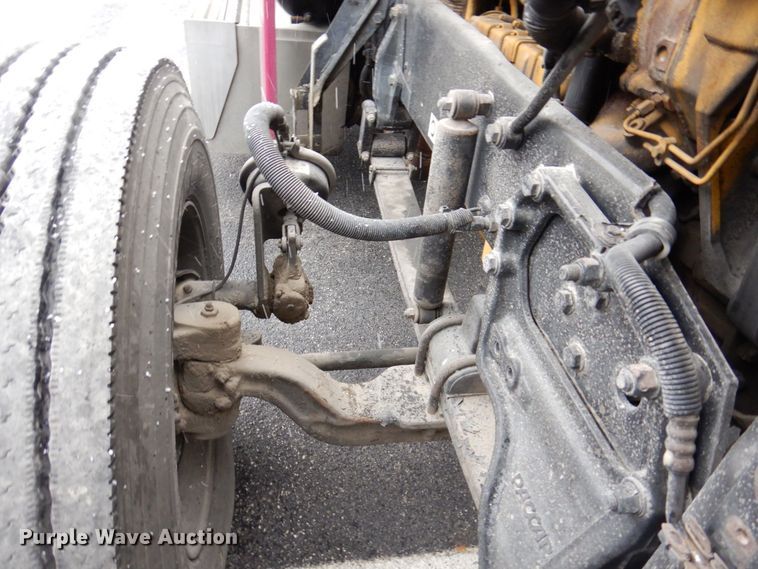 image for item JL9776 2008 Peterbilt 388  semi truck