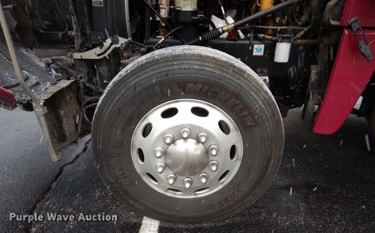 image for item JL9776 2008 Peterbilt 388  semi truck