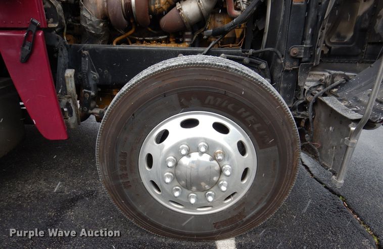 image for item JL9776 2008 Peterbilt 388  semi truck