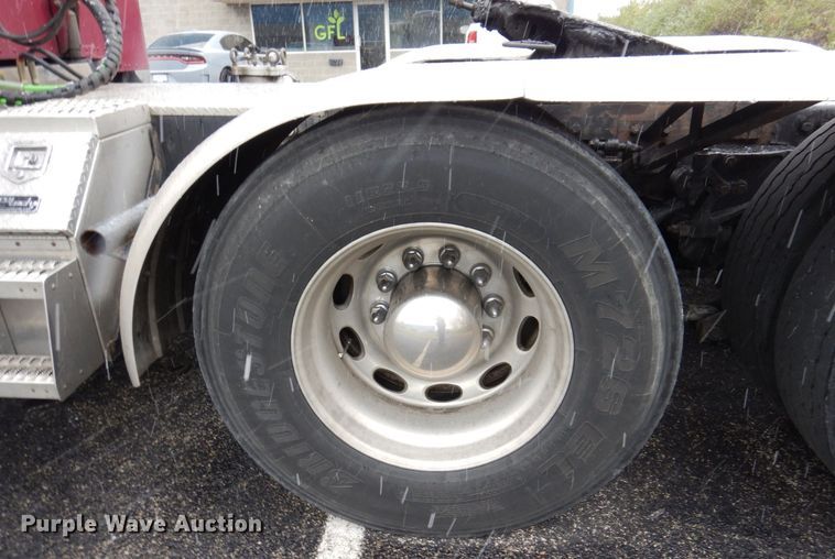 image for item JL9776 2008 Peterbilt 388  semi truck