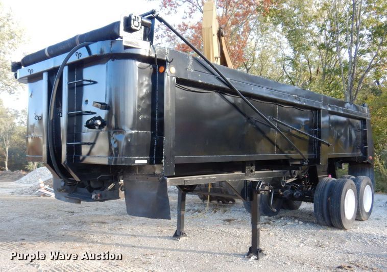 image for item JL9876 1982 Clement  end dump trailer