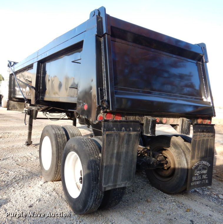 image for item JL9876 1982 Clement  end dump trailer