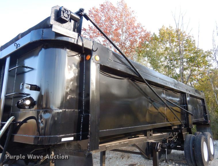 image for item JL9876 1982 Clement  end dump trailer