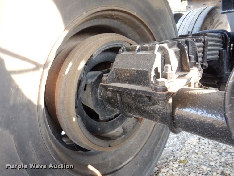 image for item JL9876 1982 Clement  end dump trailer