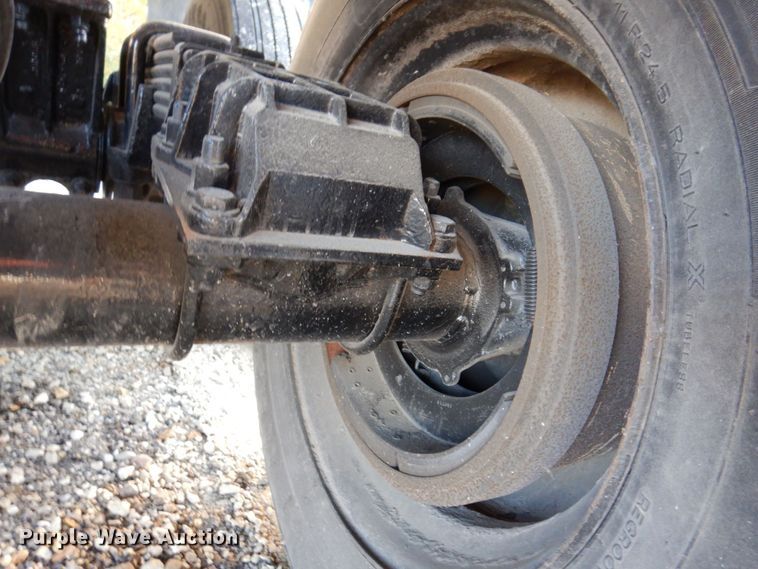 image for item JL9876 1982 Clement  end dump trailer