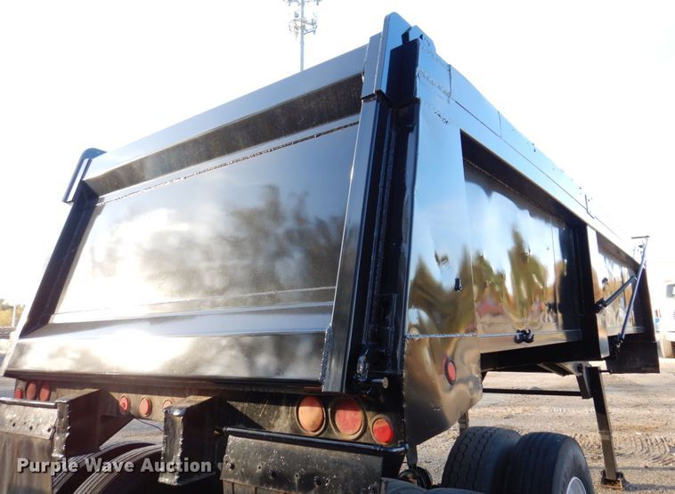 image for item JL9876 1982 Clement  end dump trailer