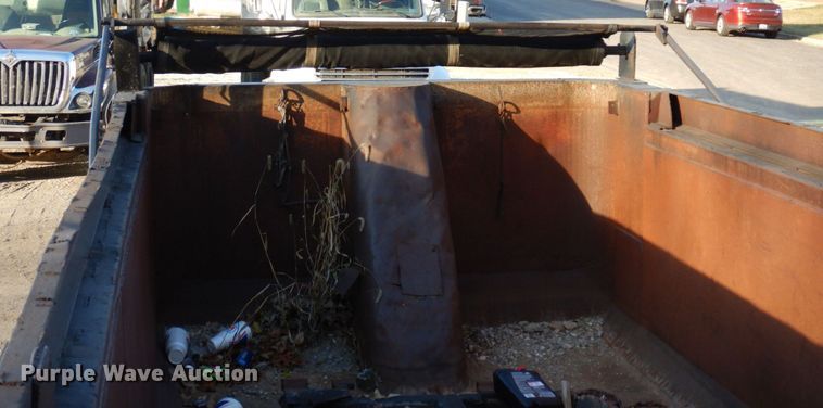 image for item JL9876 1982 Clement  end dump trailer