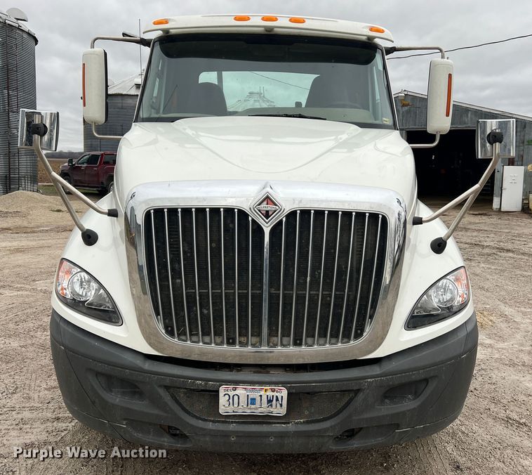 image for item JU9733 2014 International ProStar 122  semi truck