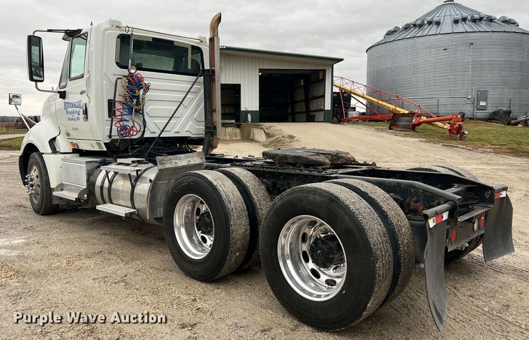 image for item JU9733 2014 International ProStar 122  semi truck