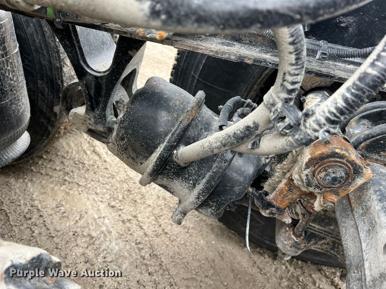 image for item JU9733 2014 International ProStar 122  semi truck