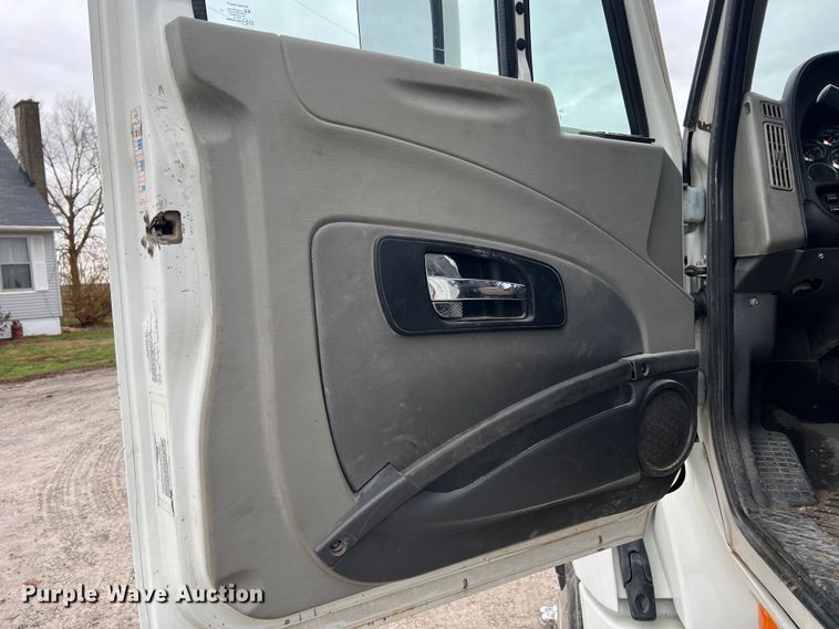 image for item JU9733 2014 International ProStar 122  semi truck