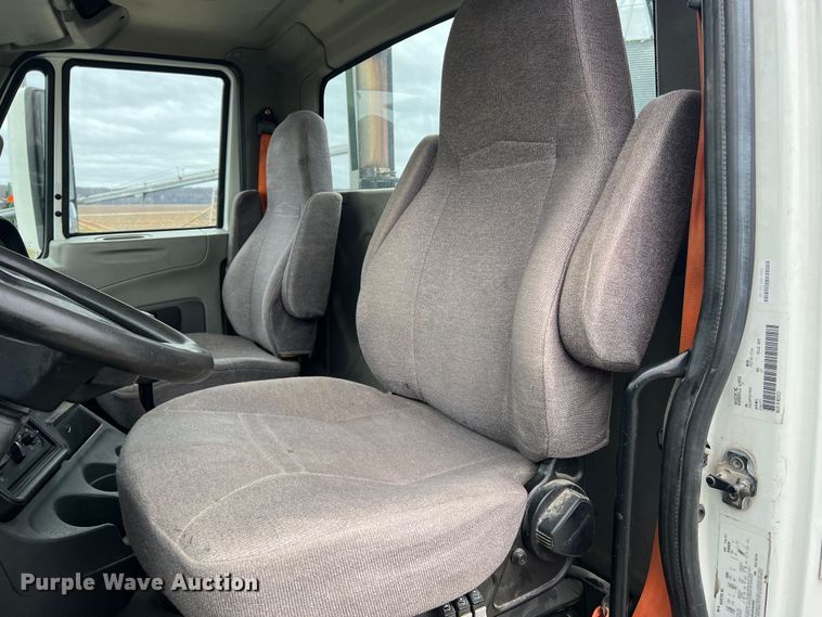 image for item JU9733 2014 International ProStar 122  semi truck