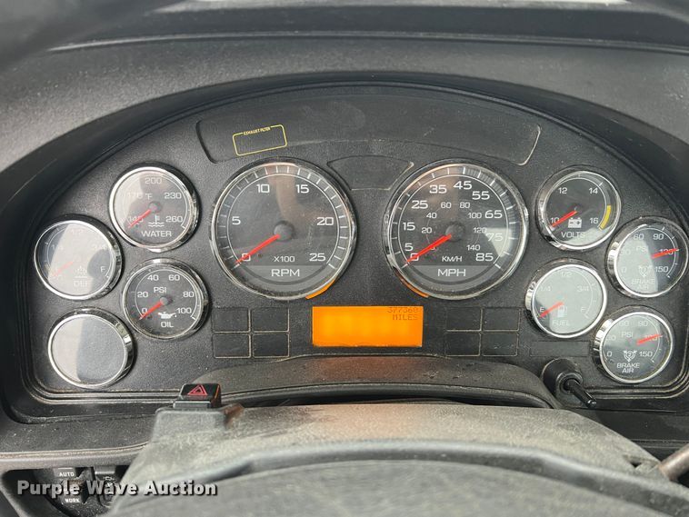 image for item JU9733 2014 International ProStar 122  semi truck