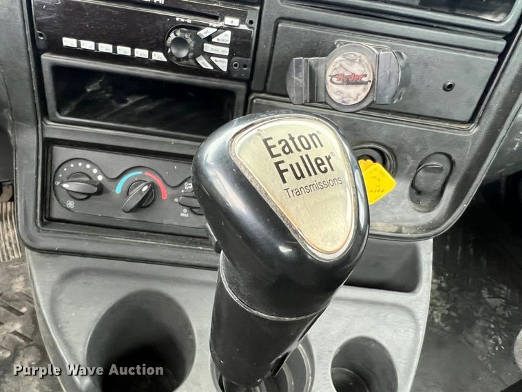 image for item JU9733 2014 International ProStar 122  semi truck