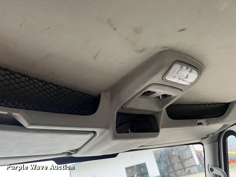 image for item JU9733 2014 International ProStar 122  semi truck